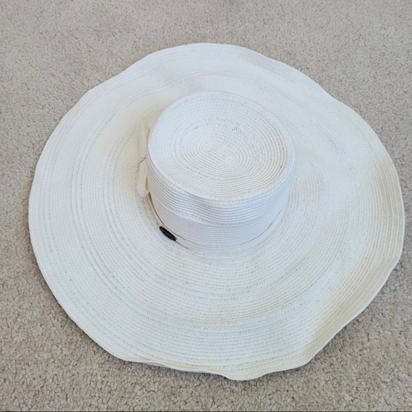 White Straw Beach Hat - Picture 3 of 5